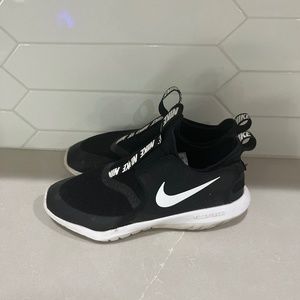 Nike flex runner size 3.5 lightly used